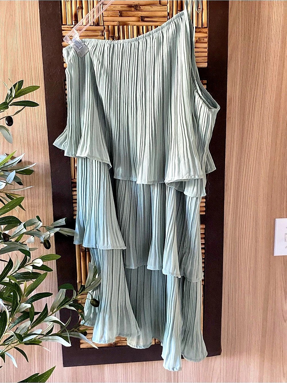 ZESICA Pleated Maxi Dress in Green Size Large NWT